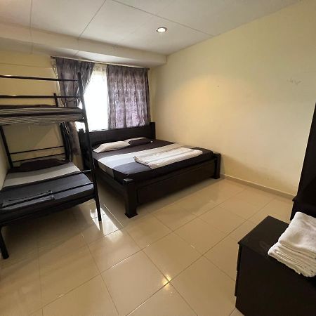 Ferienwohnung Tanjung Tuan Regency Port Dickson 1 Carpark Exterior foto