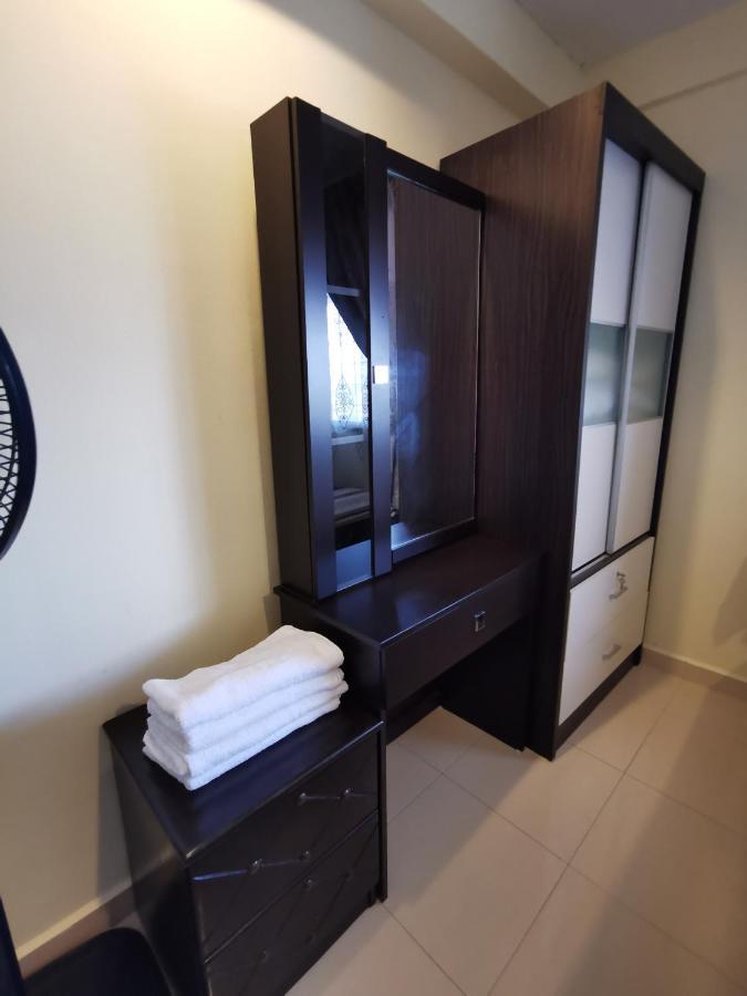 Ferienwohnung Tanjung Tuan Regency Port Dickson 1 Carpark Exterior foto