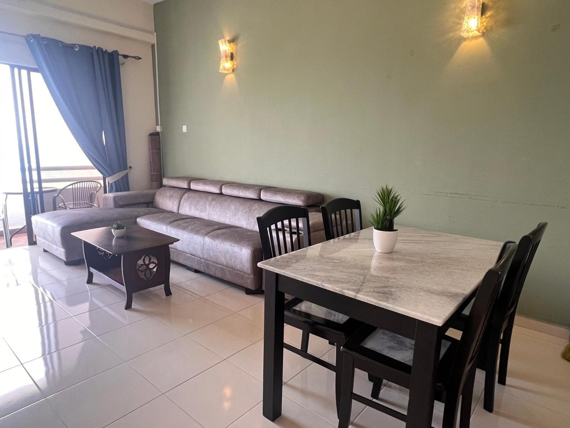 Ferienwohnung Tanjung Tuan Regency Port Dickson 1 Carpark Exterior foto